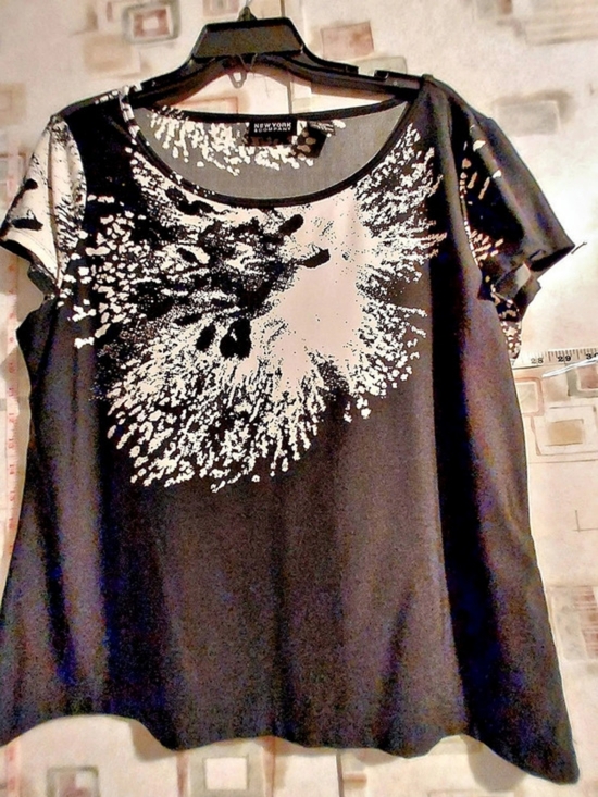 New York & Company Tops - New York & Company Abstract Print Short Sleeve Top XL